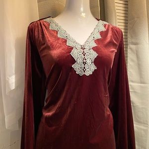 Crown & ivy petite Pull over velvet Blouse